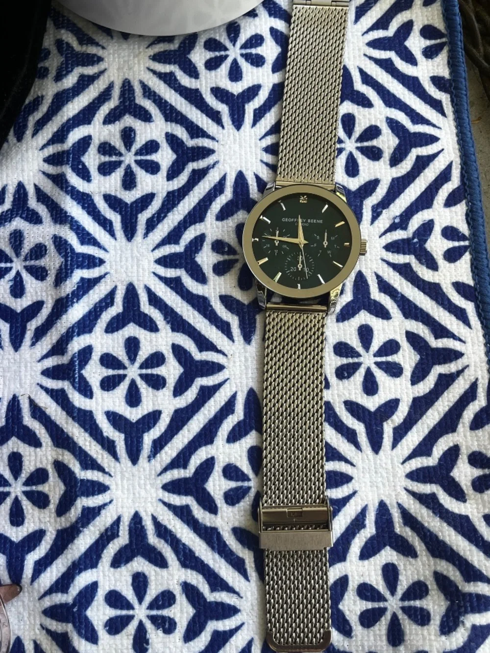 Geoffrey Beene Mens Watch 42mm Silver Tone Mesh band & green face New Battery